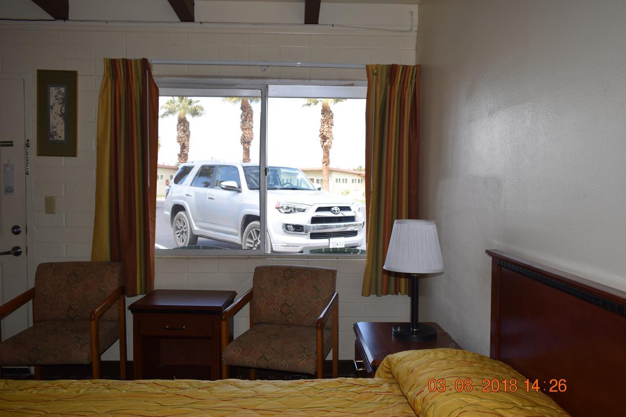 Stanlunds Inn And Suites Borrego Springs Exterior photo