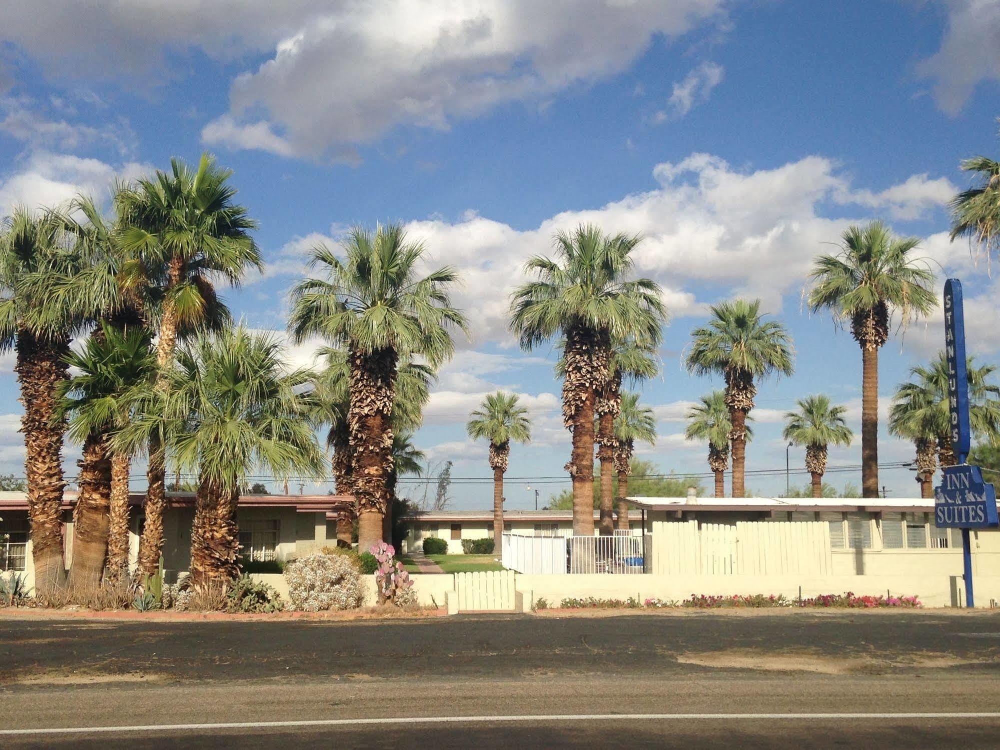 Stanlunds Inn And Suites Borrego Springs Exterior photo